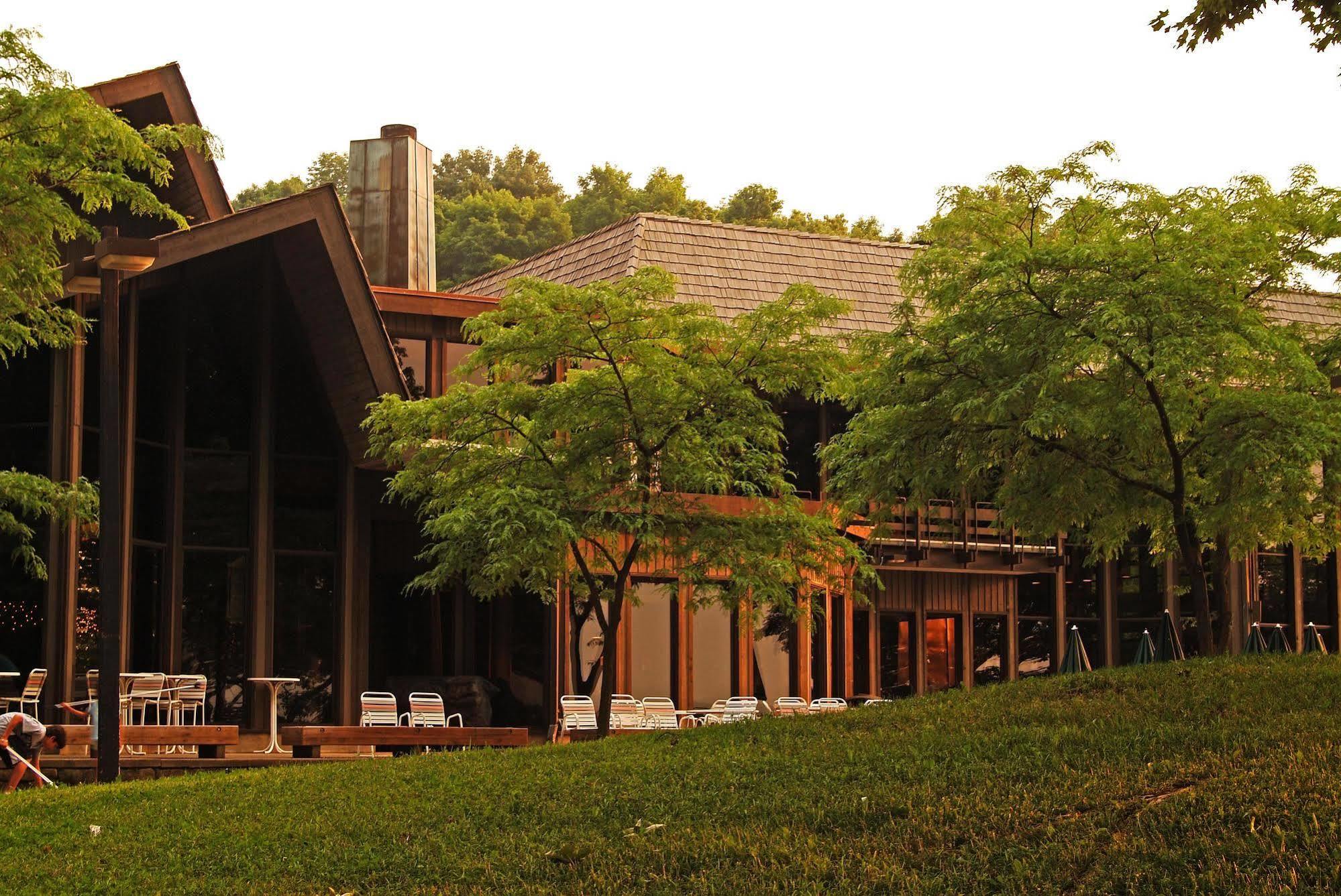 Mohican Lodge And Conference Center Perrysville 외부 사진