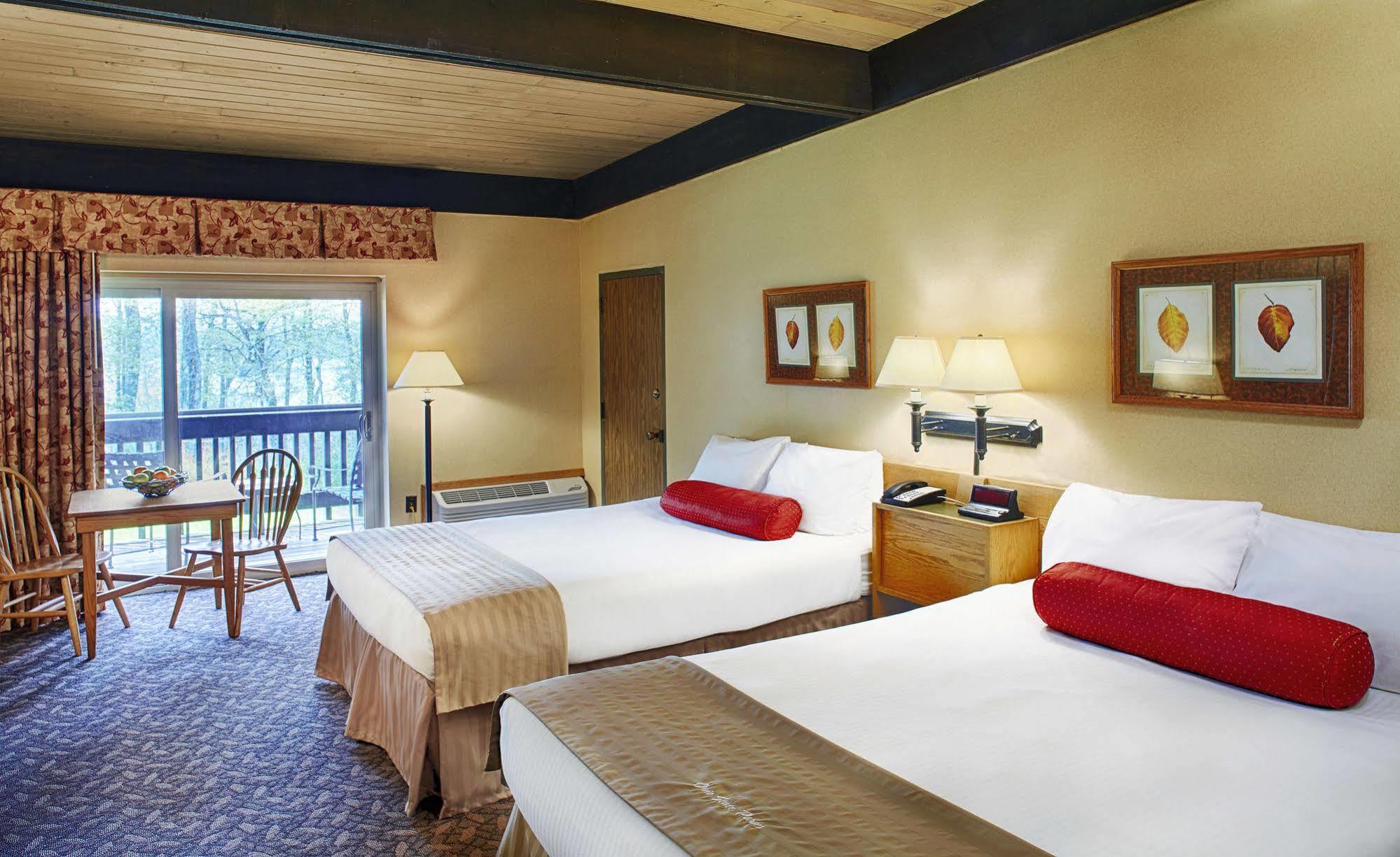 Mohican Lodge And Conference Center Perrysville 외부 사진