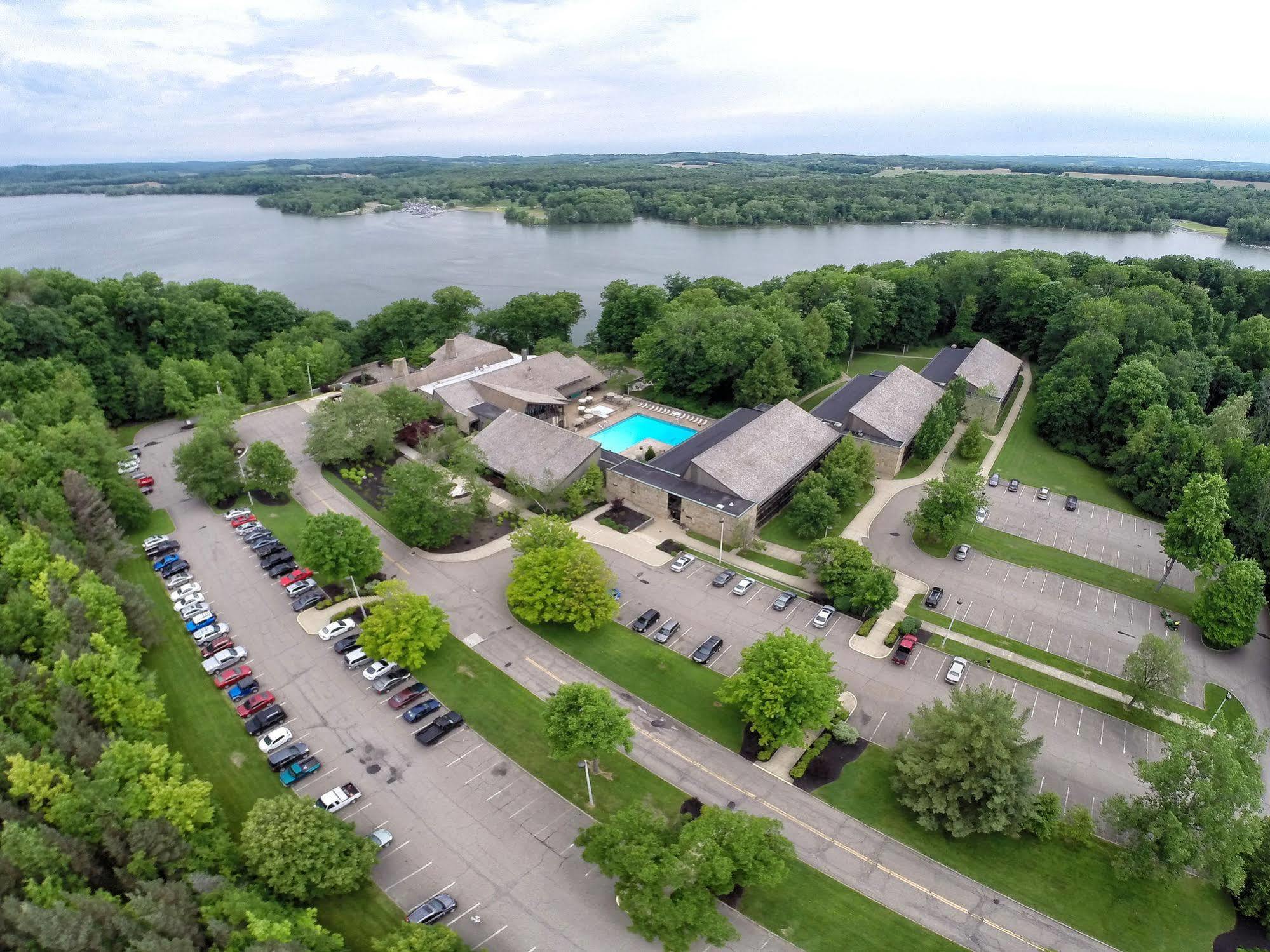 Mohican Lodge And Conference Center Perrysville 외부 사진
