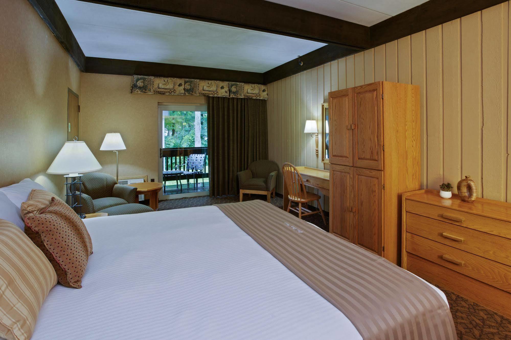 Mohican Lodge And Conference Center Perrysville 외부 사진