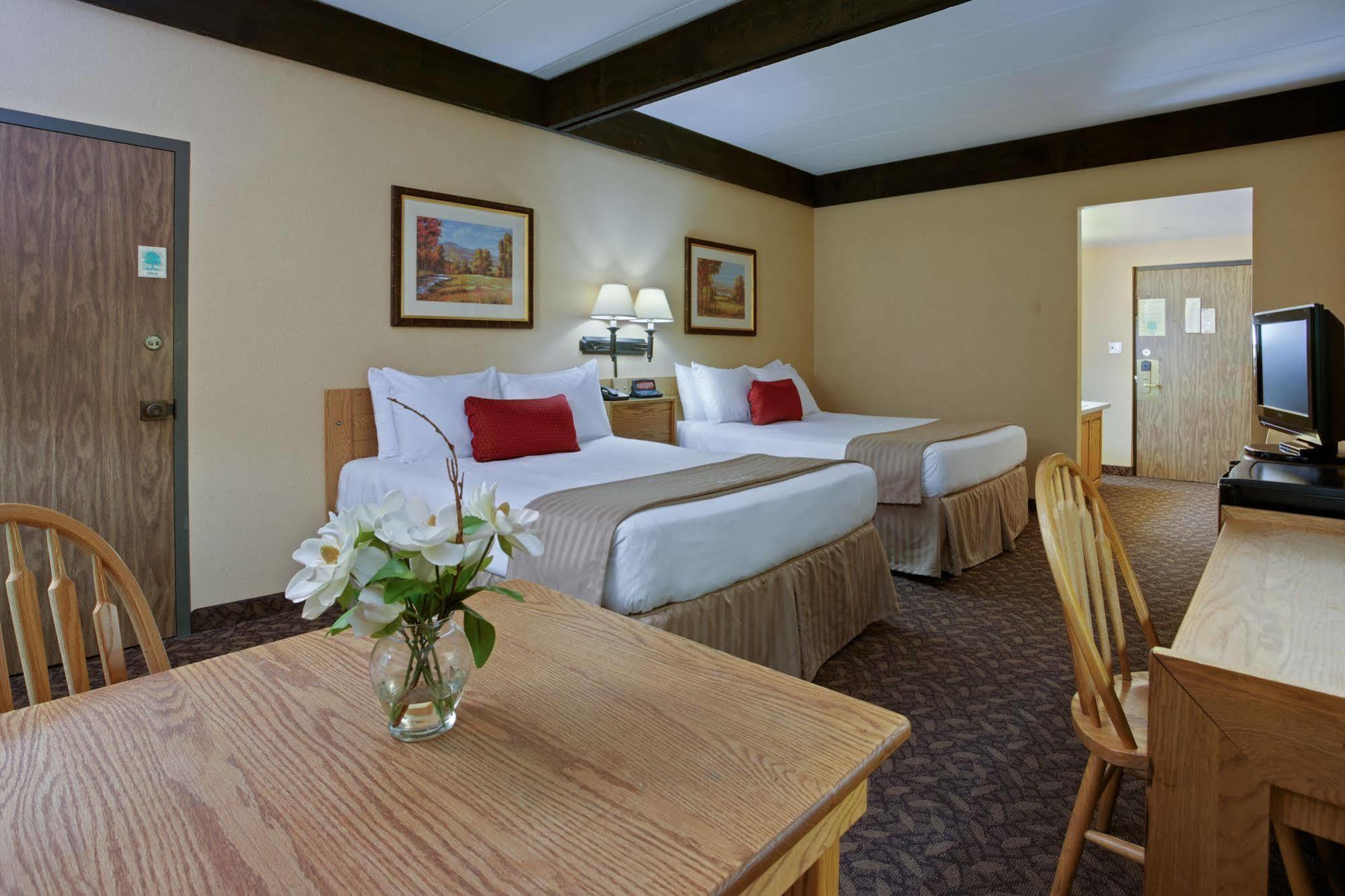 Mohican Lodge And Conference Center Perrysville 외부 사진