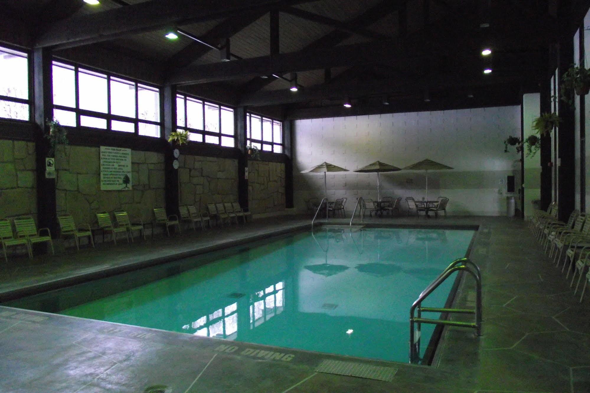 Mohican Lodge And Conference Center Perrysville 외부 사진